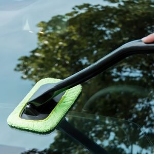 [1 windshield cleaning brush