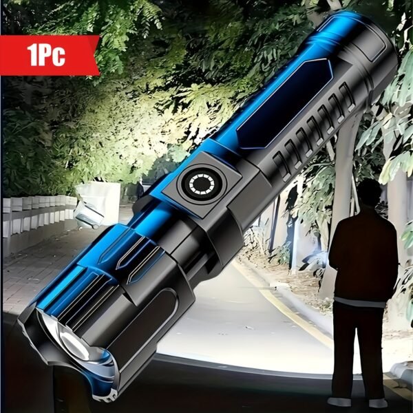 Rechargeable flashlight with telescopic zoom